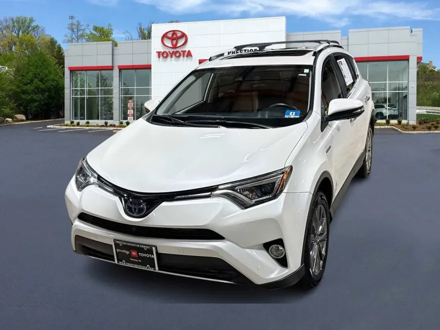 2016 Toyota RAV4 Hybrid Limited photo 1