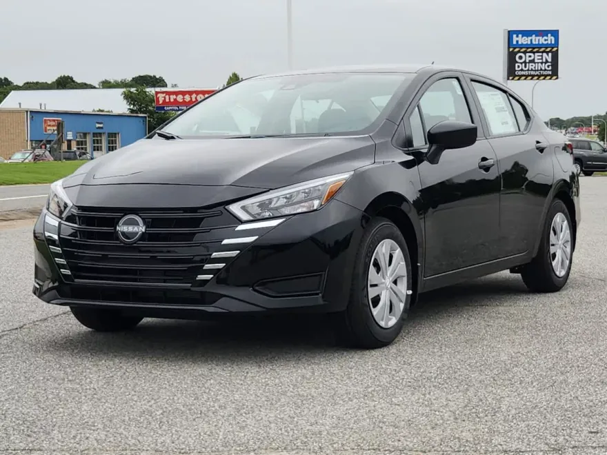 2025 Nissan Versa S photo 1