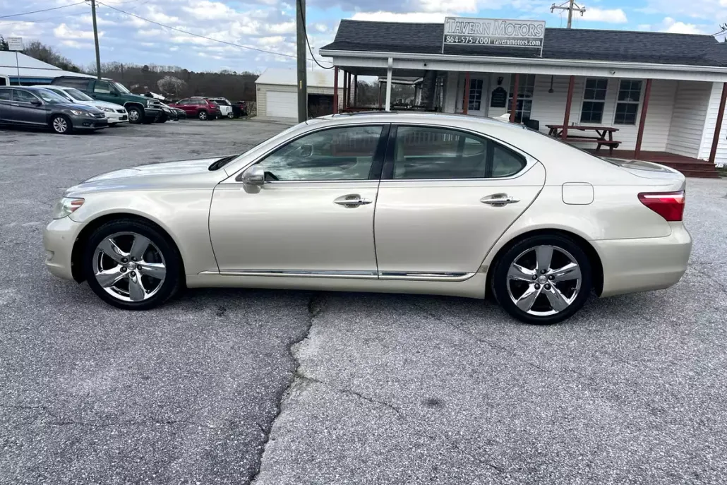 2010 Lexus LS 460 Luxury photo 1