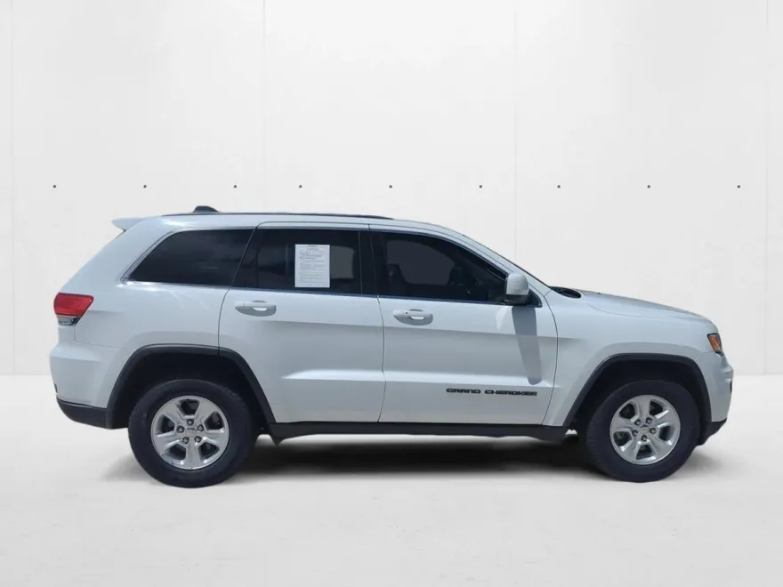 2017 Jeep Grand Cherokee Laredo Sport photo 1