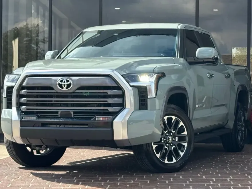 2025 Toyota Tundra Limited photo 1