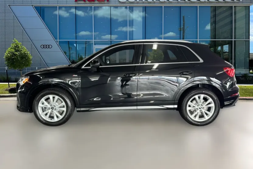 2025 Audi Q3 S line Premium photo 1