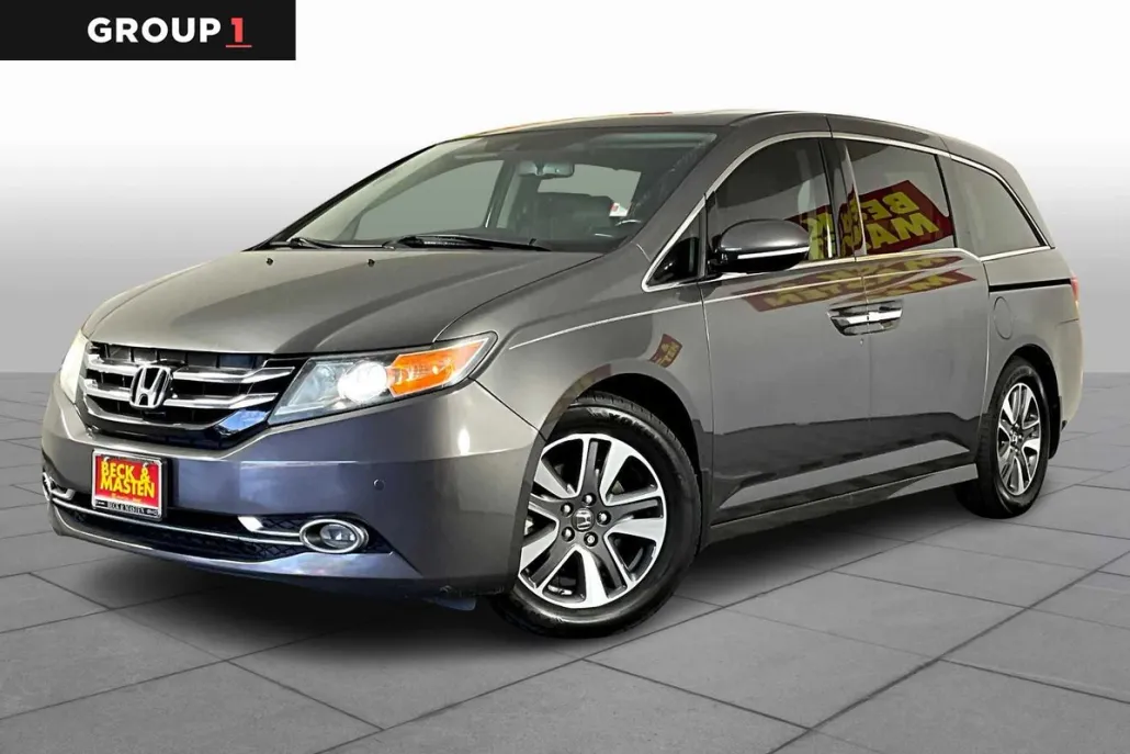 2016 Honda Odyssey Touring Elite photo 1