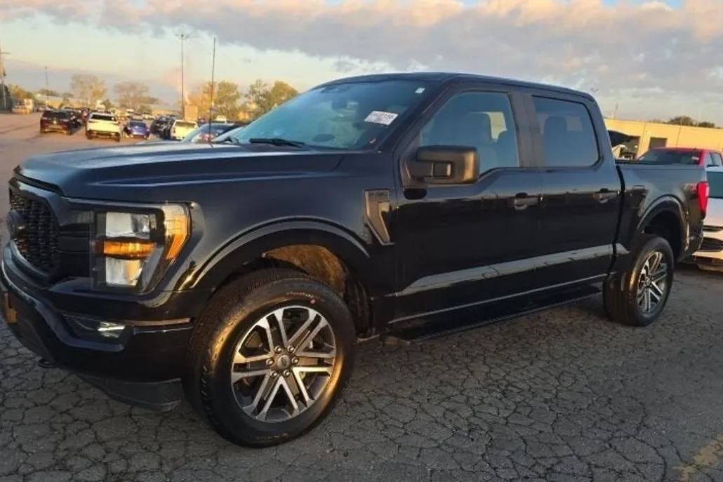 2023 Ford F-150 XL photo 1