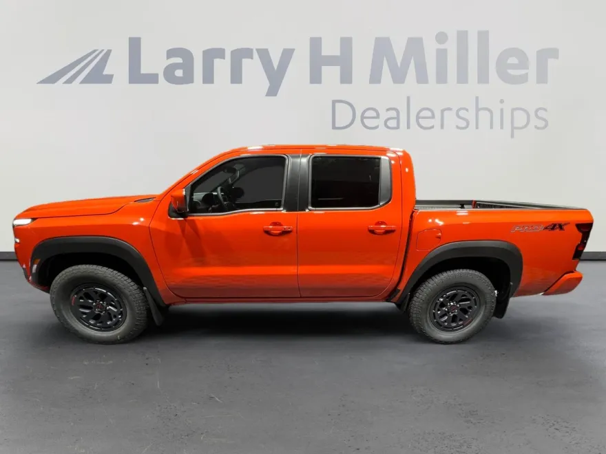 2025 Nissan Frontier PRO-4X photo 1