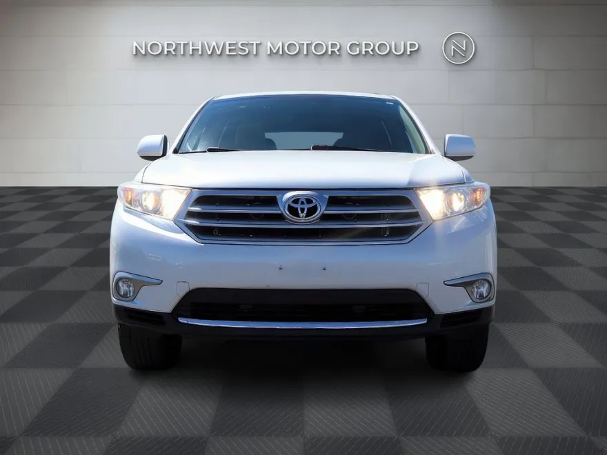 2012 Toyota Highlander Base photo 1