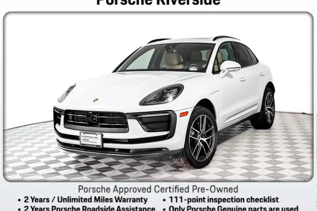 2025 Porsche Macan T photo 1