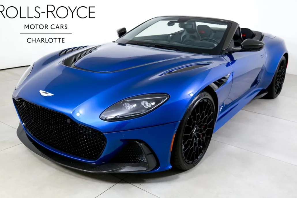 2023 Aston Martin DBS photo 1