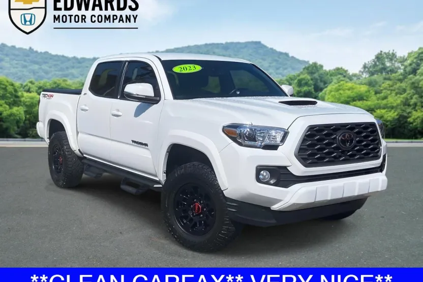 2023 Toyota Tacoma TRD Sport photo 1