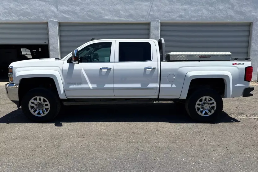 2015 Chevrolet Silverado 3500HD LTZ photo 1