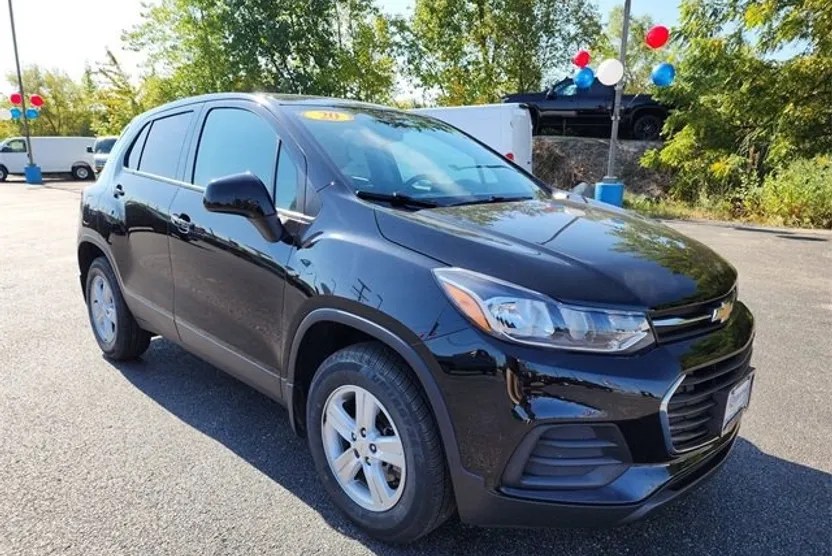 2020 Chevrolet Trax LS photo 1