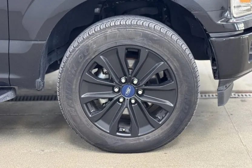 2020 Ford F-150 XL photo 1