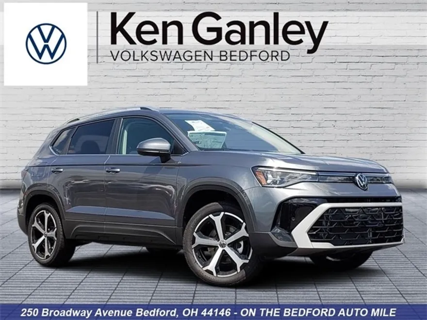 2025 Volkswagen Taos SEL photo 1