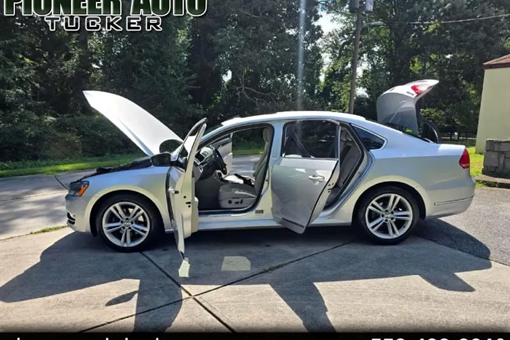 2014 Volkswagen Passat TDI SEL Premium photo 1