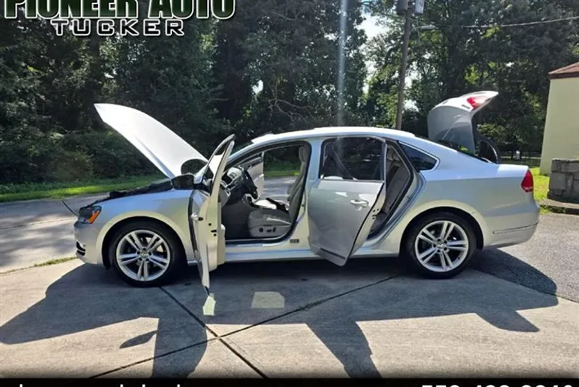 2014 Volkswagen Passat TDI SEL Premium photo 1