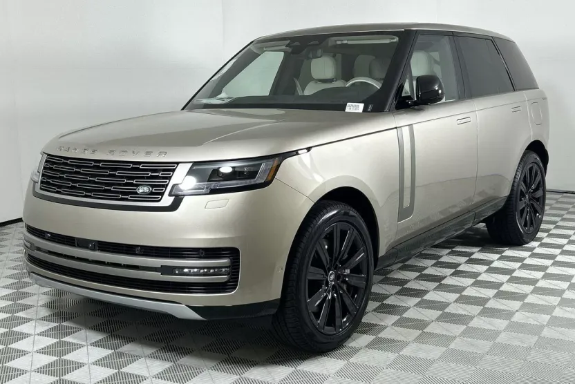 2025 Land Rover Range Rover SE photo 1