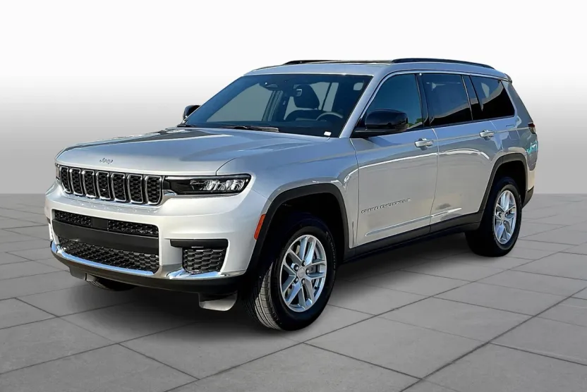 2025 Jeep Grand Cherokee Laredo Altitude photo 1