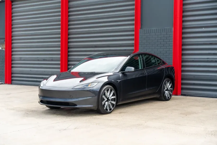 2025 Tesla Model 3 Long Range photo 1