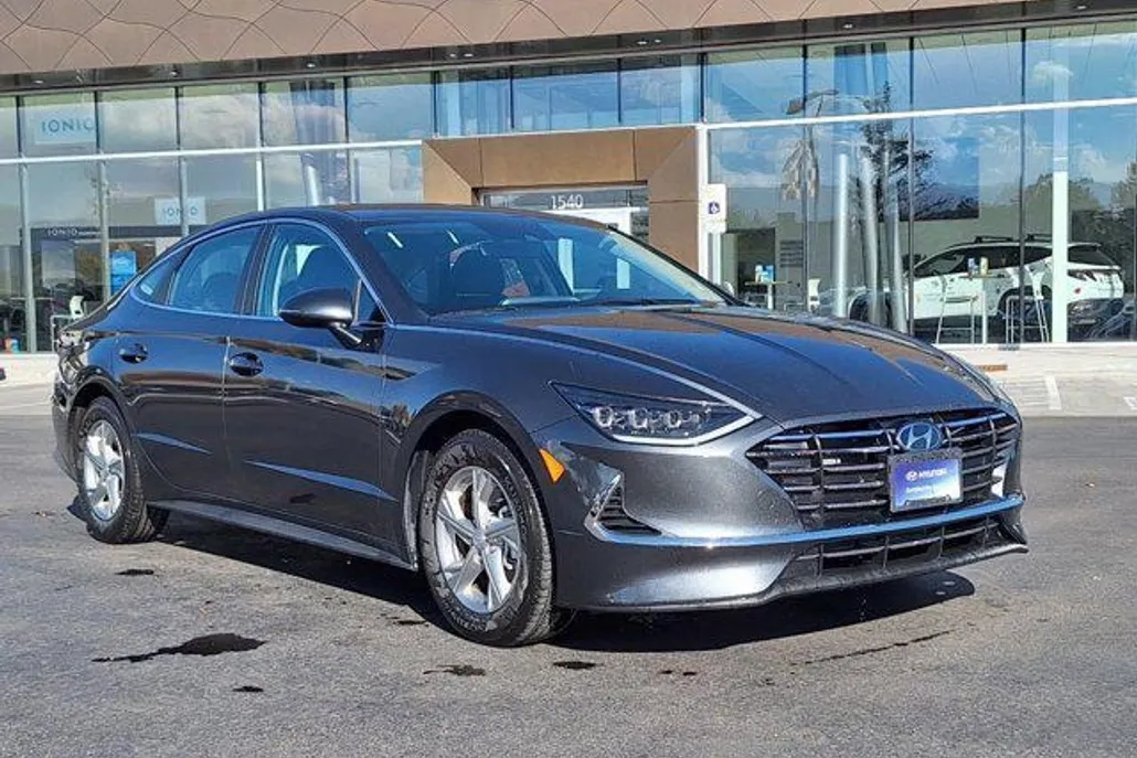 2023 Hyundai Sonata SE photo 1