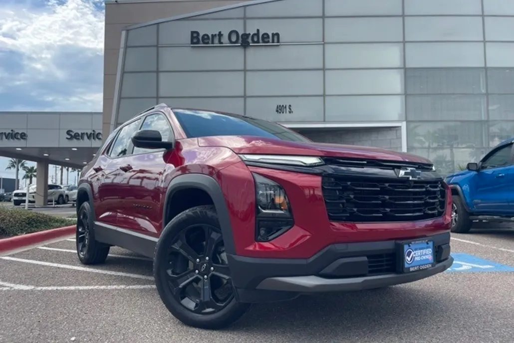 2025 Chevrolet Equinox LT photo 1
