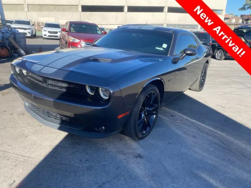2016 Dodge Challenger R/T Plus photo 1