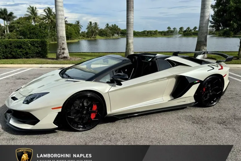 2020 Lamborghini Aventador SVJ Roadster photo 1