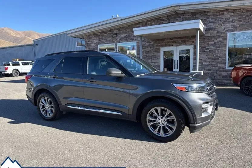 2020 Ford Explorer XLT photo 1