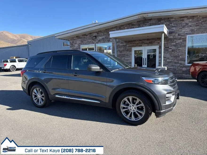 2020 Ford Explorer XLT photo 1