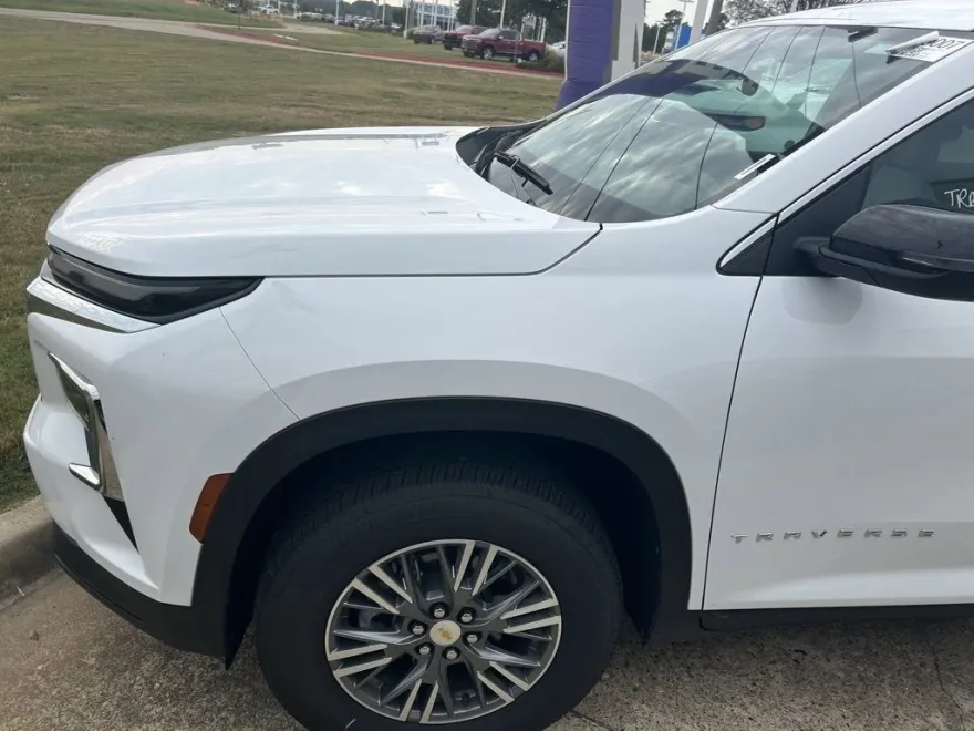 2025 Chevrolet Traverse photo 1