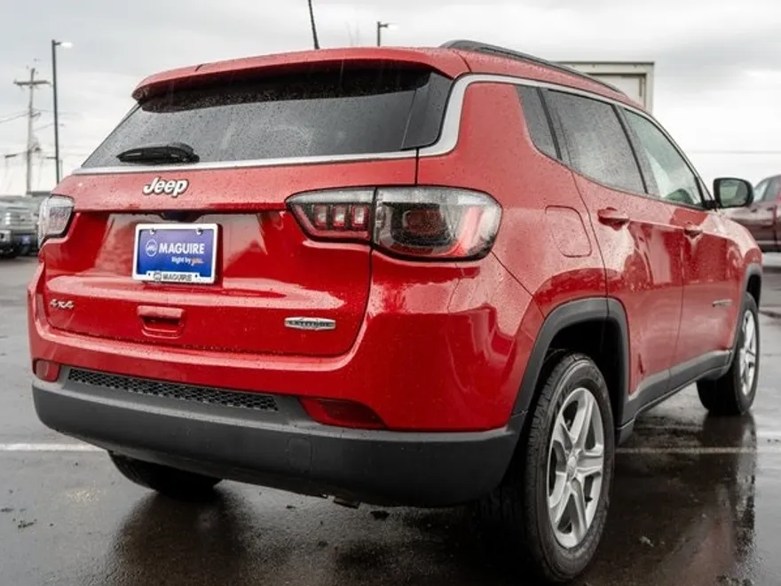 2024 Jeep Compass Latitude photo 1