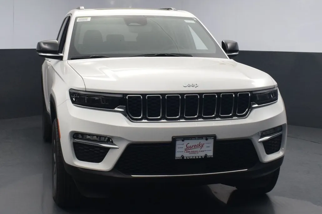 2024 Jeep Grand Cherokee Limited photo 1