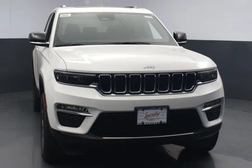 2024 Jeep Grand Cherokee Limited photo 1