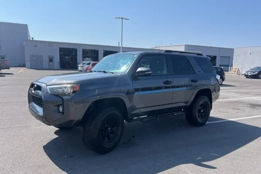 2014 Toyota 4Runner SR5 Premium photo 1