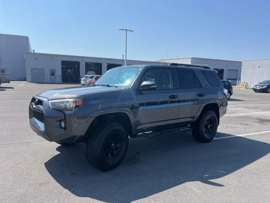 2014 Toyota 4Runner SR5 Premium photo 1