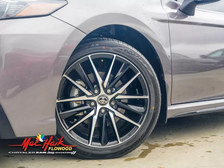 2023 Toyota Camry SE photo 1