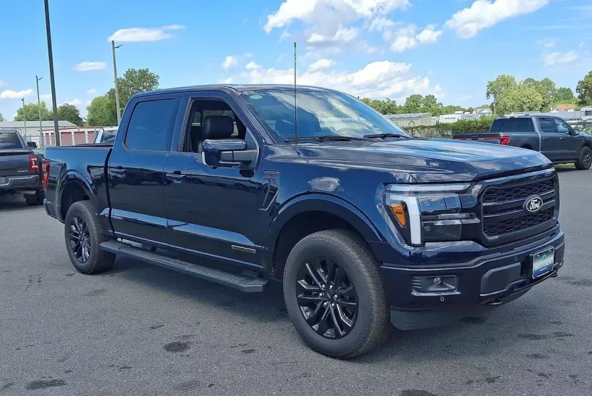 2025 Ford F-150 Lariat photo 1