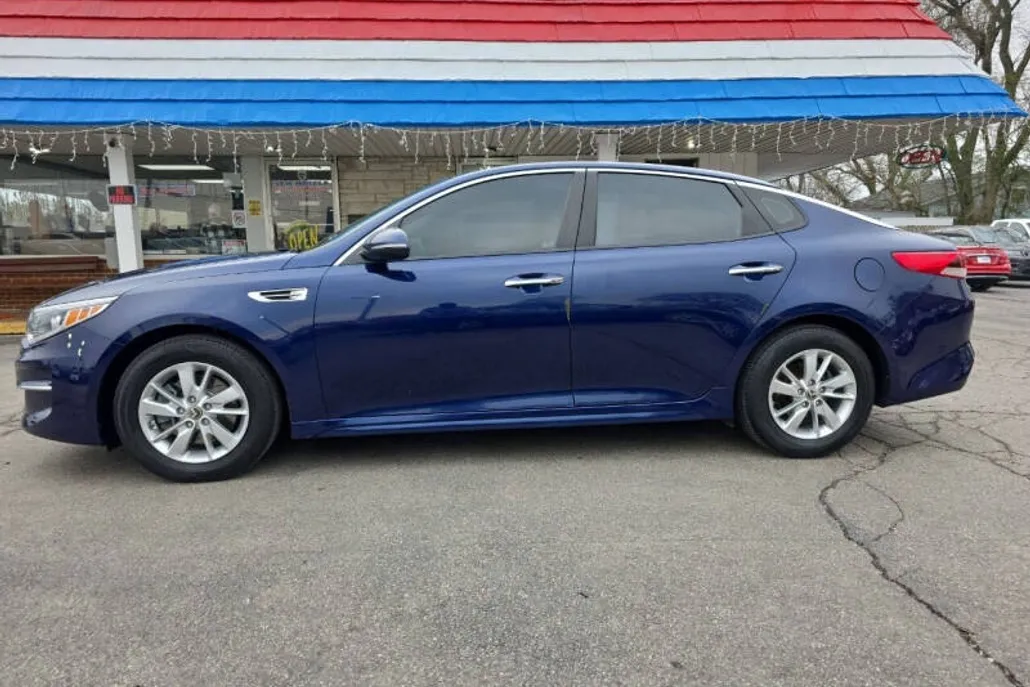 2018 Kia Optima LX photo 1