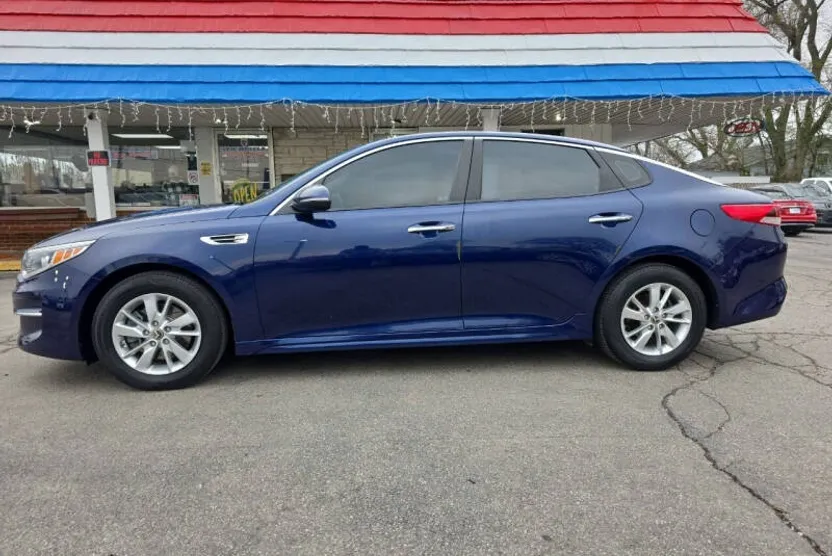 2018 Kia Optima LX photo 1
