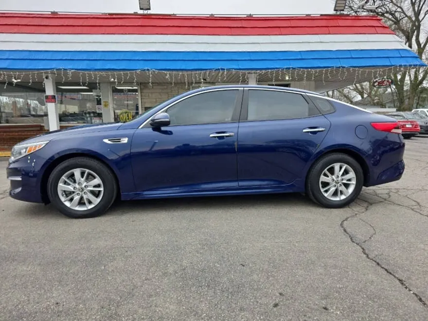 2018 Kia Optima LX photo 1
