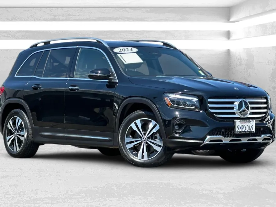 2024 Mercedes Benz GLB 250 4MATIC photo 1