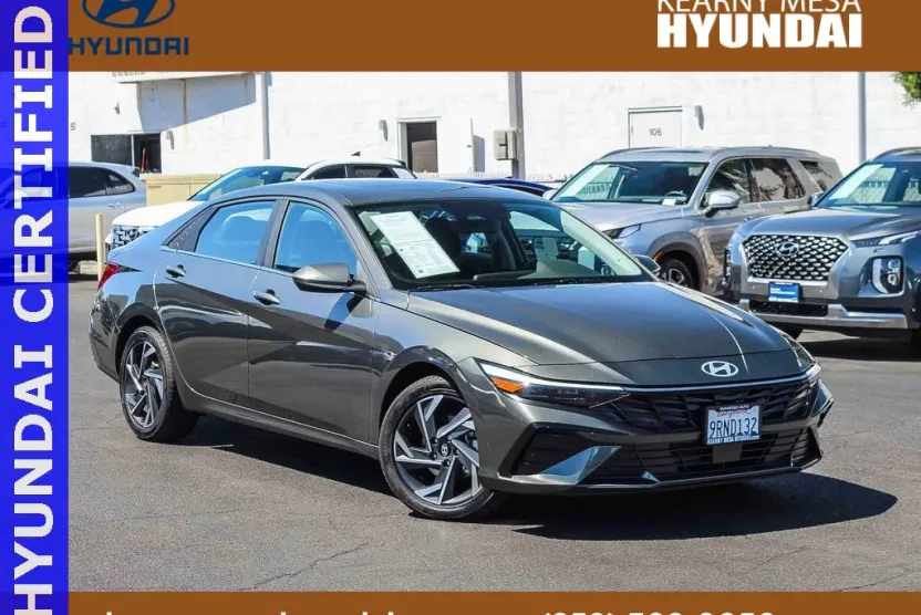 2024 Hyundai Elantra SEL photo 1