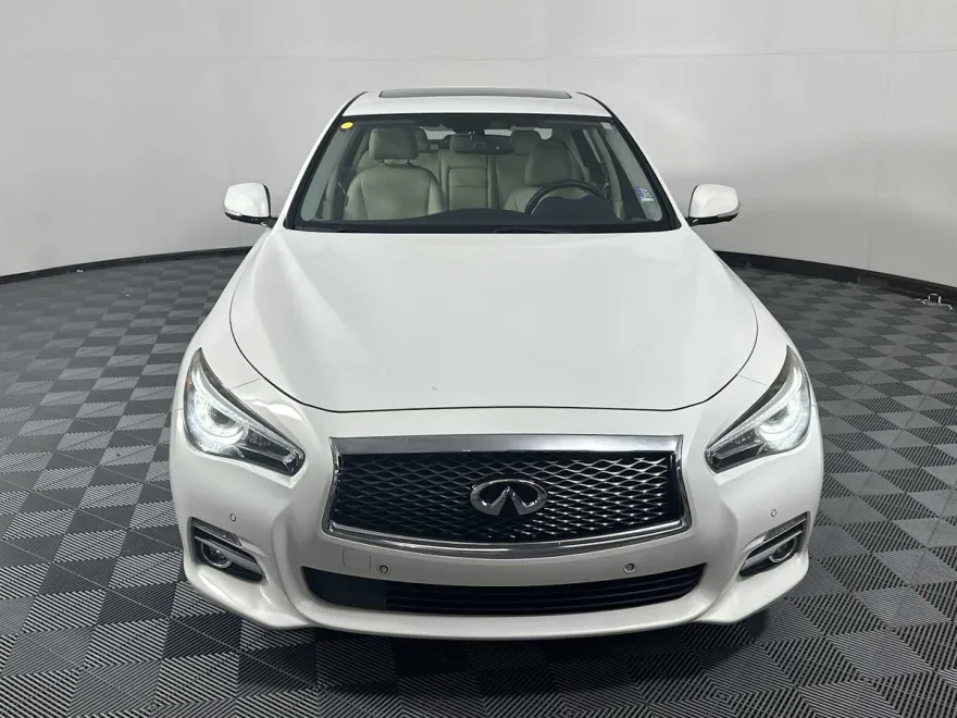 2015 Infiniti Q50 Premium photo 1