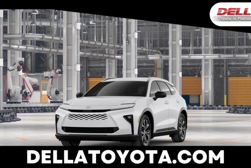 2025 Toyota Crown Signia XLE photo 1