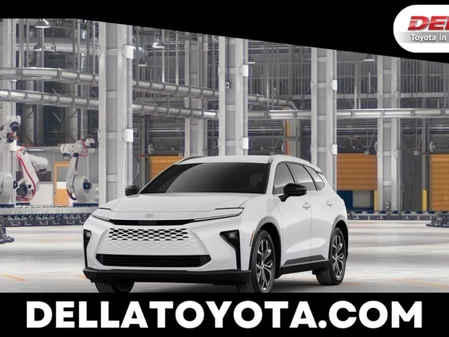 2025 Toyota Crown Signia XLE photo 1
