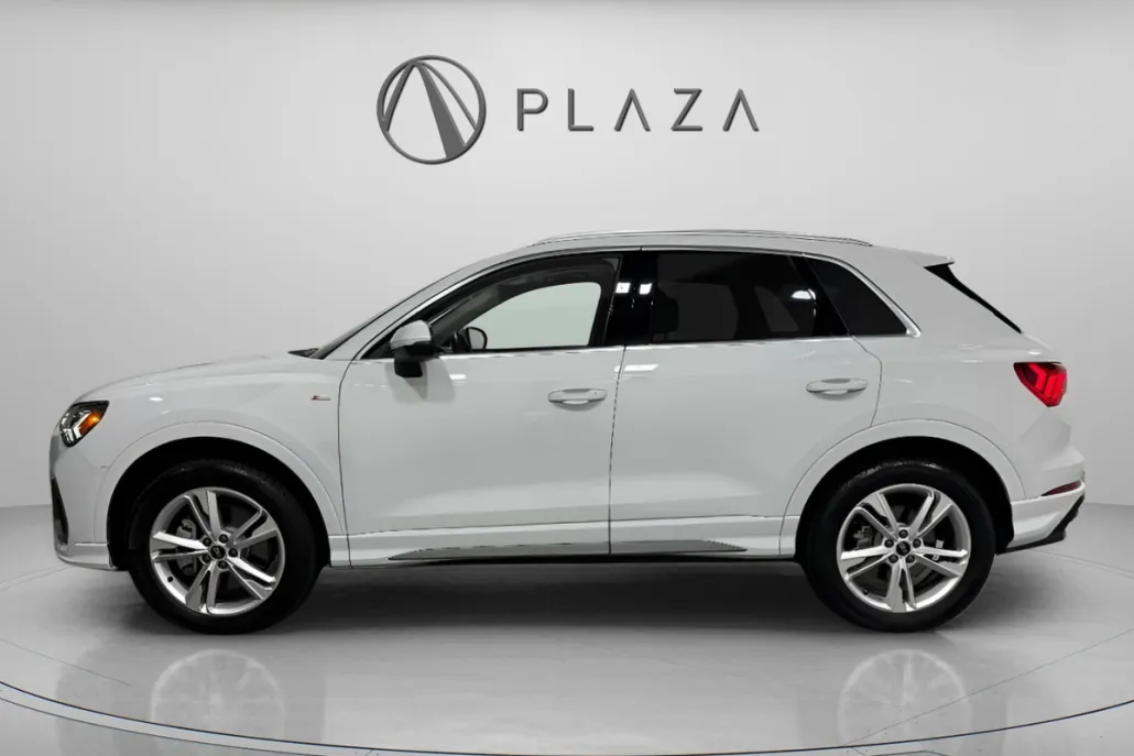 2023 Audi Q3 S line Premium Plus photo 1