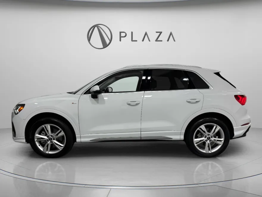 2023 Audi Q3 S line Premium Plus photo 1