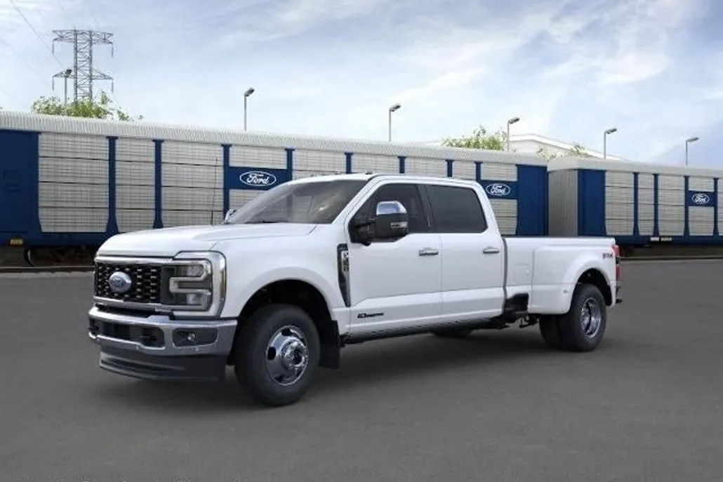 2025 Ford F-350 Lariat photo 1