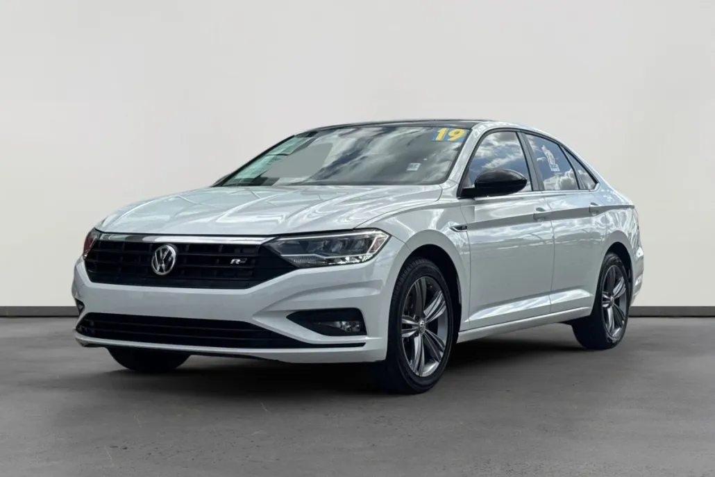 2019 Volkswagen Jetta R-Line photo 1