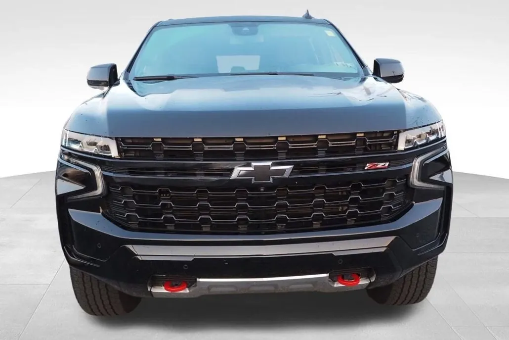 2024 Chevrolet Suburban Z71 photo 1