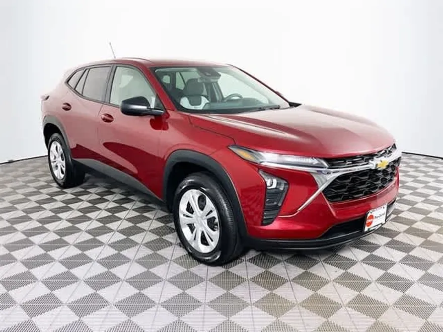 2024 Chevrolet Trax LS photo 1